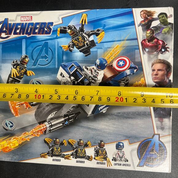 Lego Marvel Avengers Captain America Outriders Attack 76123 *SEALED* - Picture 4 of 5